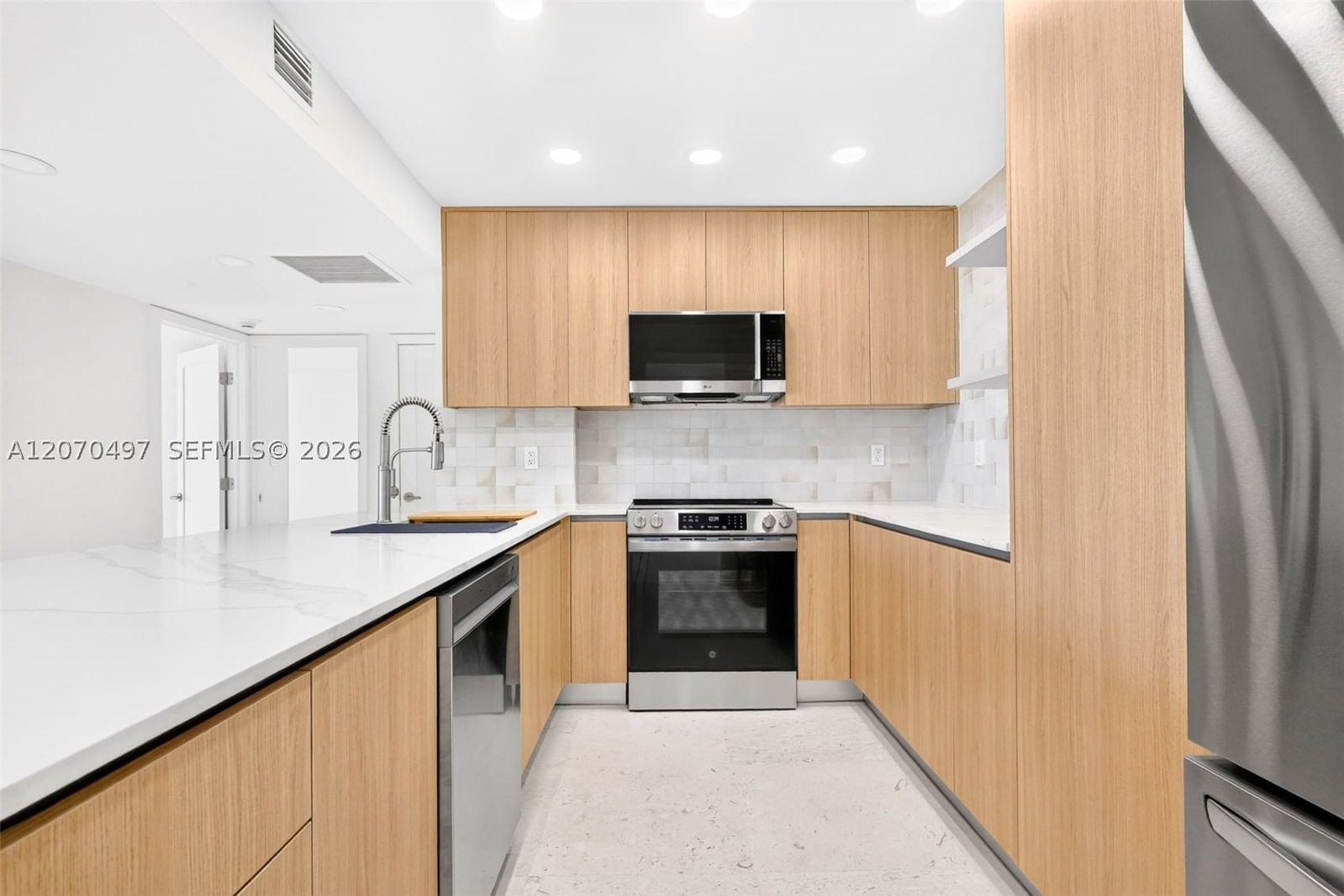 Real estate property located at 100 Bayview Dr #1626, Miami-dade, Arlen House East Condo, Sunny Isles Beach, FL