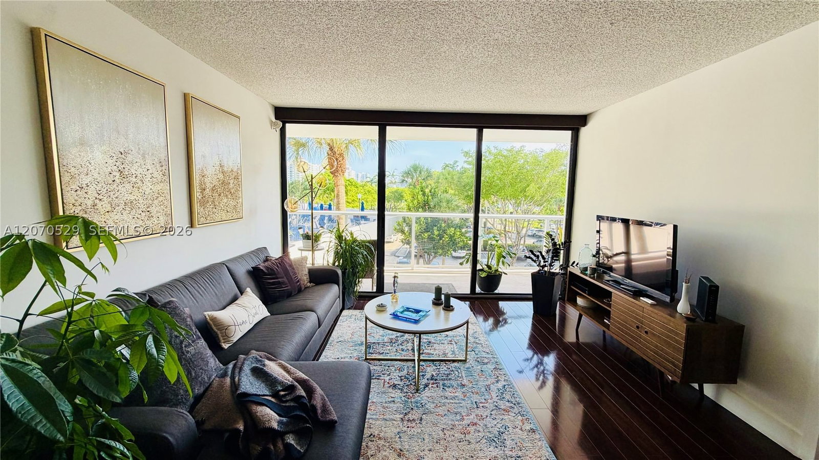 Real estate property located at 3701 Country Club Dr #304, Miami-dade, Flamenco Condo Tower I, Aventura, FL