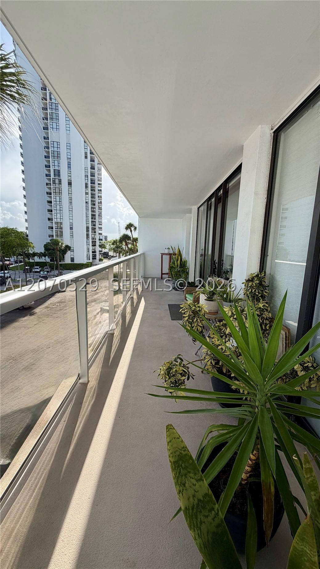 Real estate property located at 3701 Country Club Dr #304, Miami-dade, Flamenco Condo Tower I, Aventura, FL