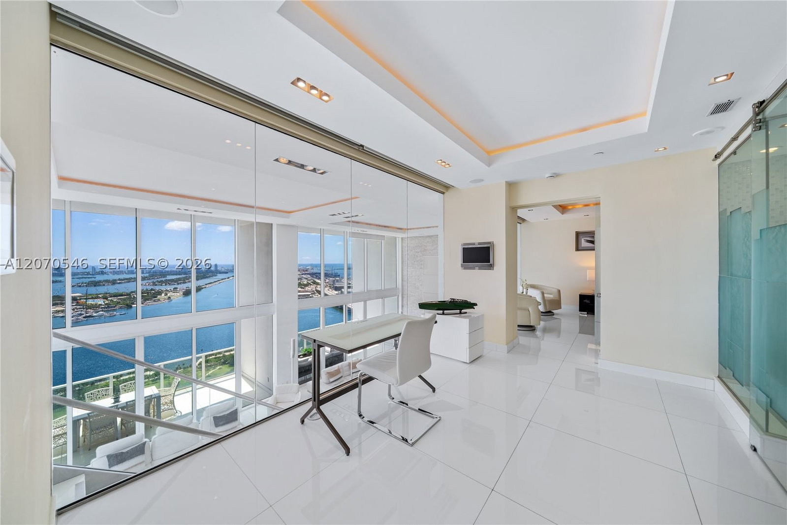 Real estate property located at 1040 Biscayne Blvd #4403, Miami-dade, Ten Museum Pk Residential, Miami, FL
