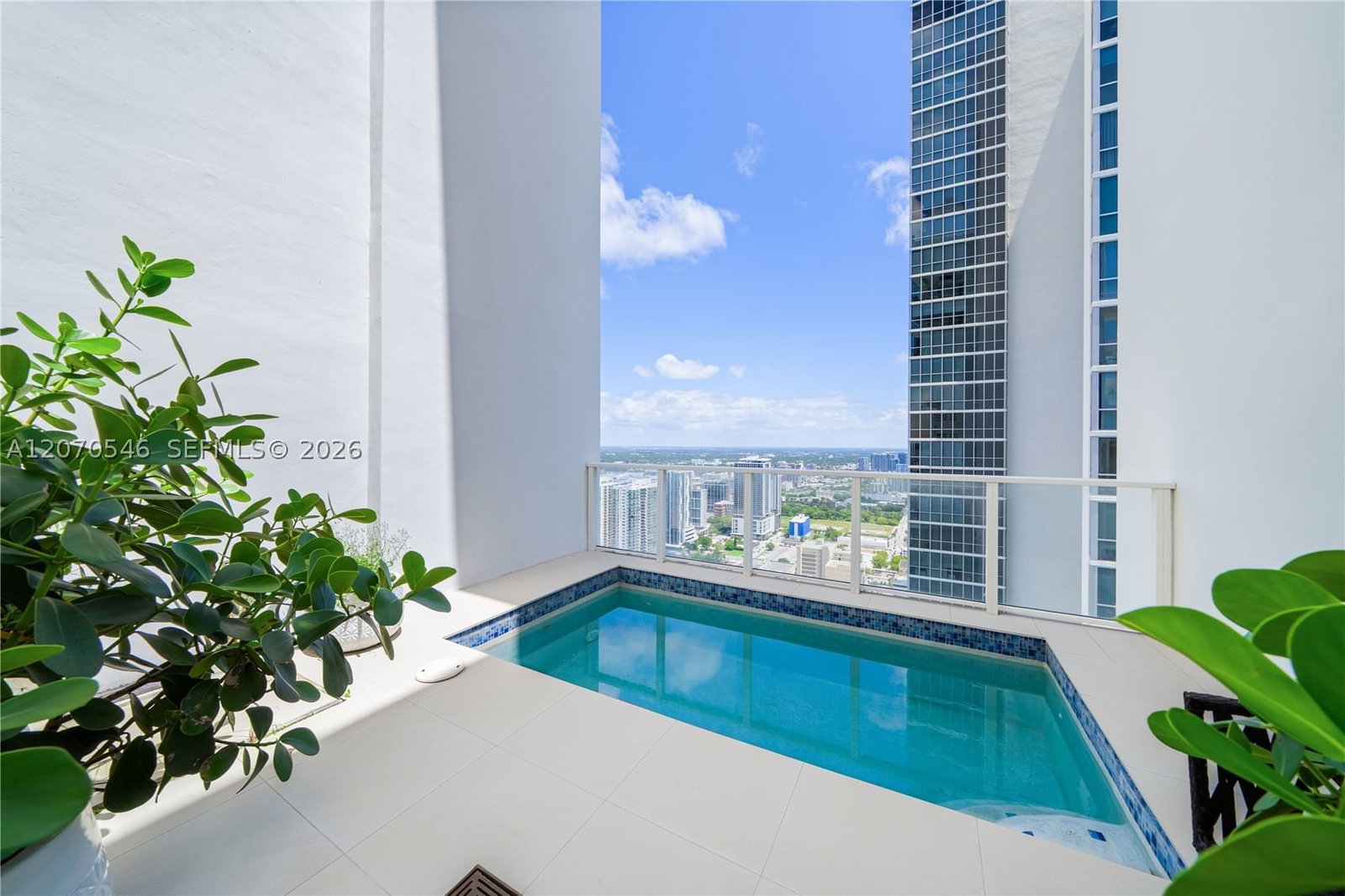 Real estate property located at 1040 Biscayne Blvd #4403, Miami-dade, Ten Museum Pk Residential, Miami, FL