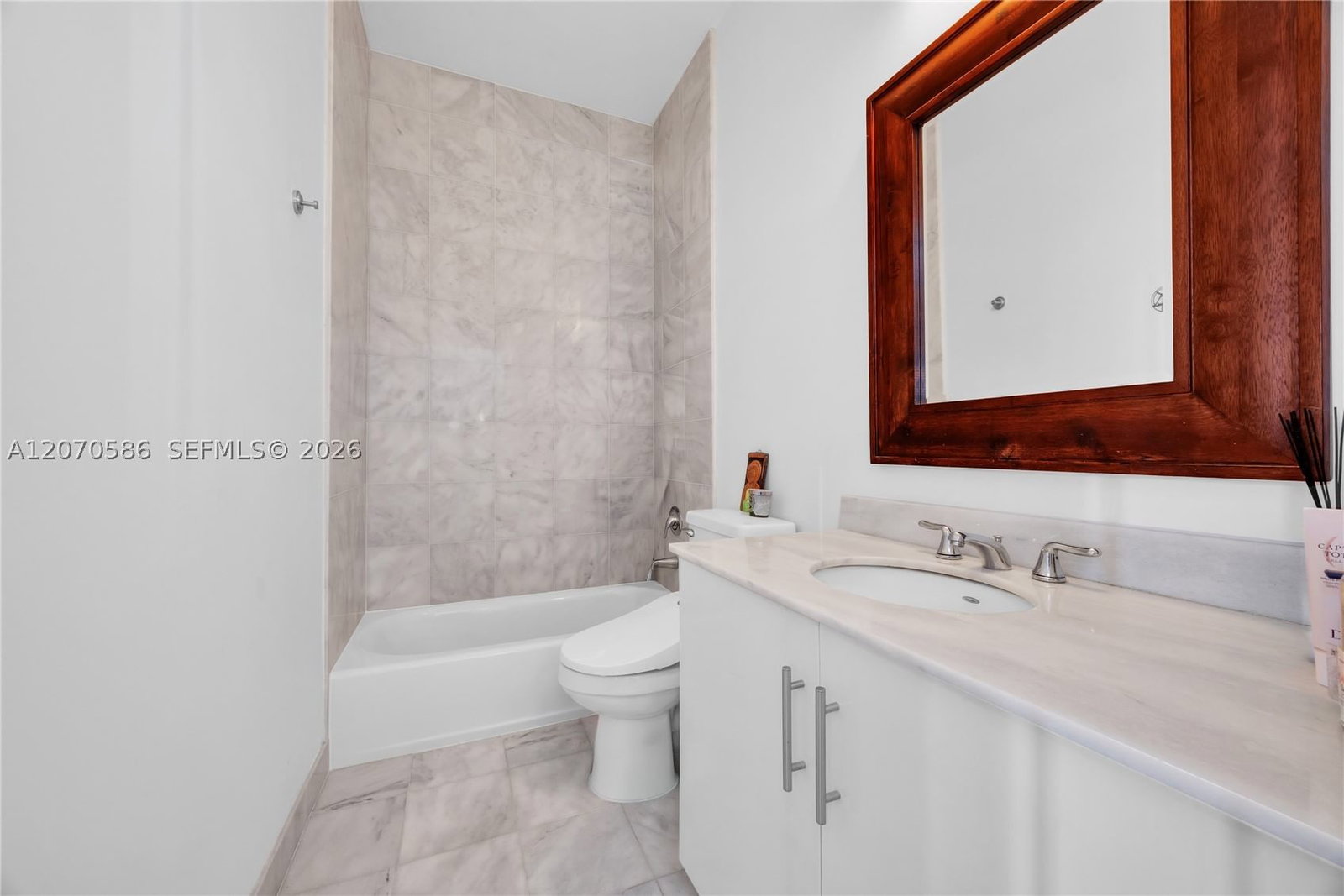 Real estate property located at , Miami-dade, New Wave Condo, Miami, FL