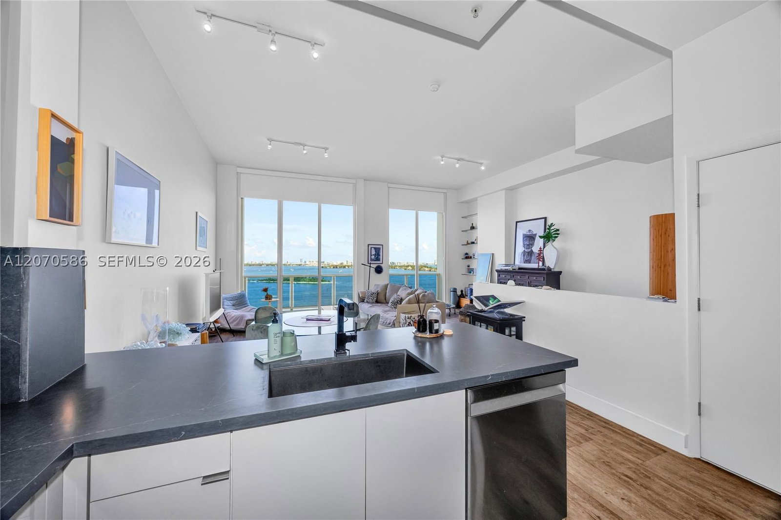 Real estate property located at , Miami-dade, New Wave Condo, Miami, FL
