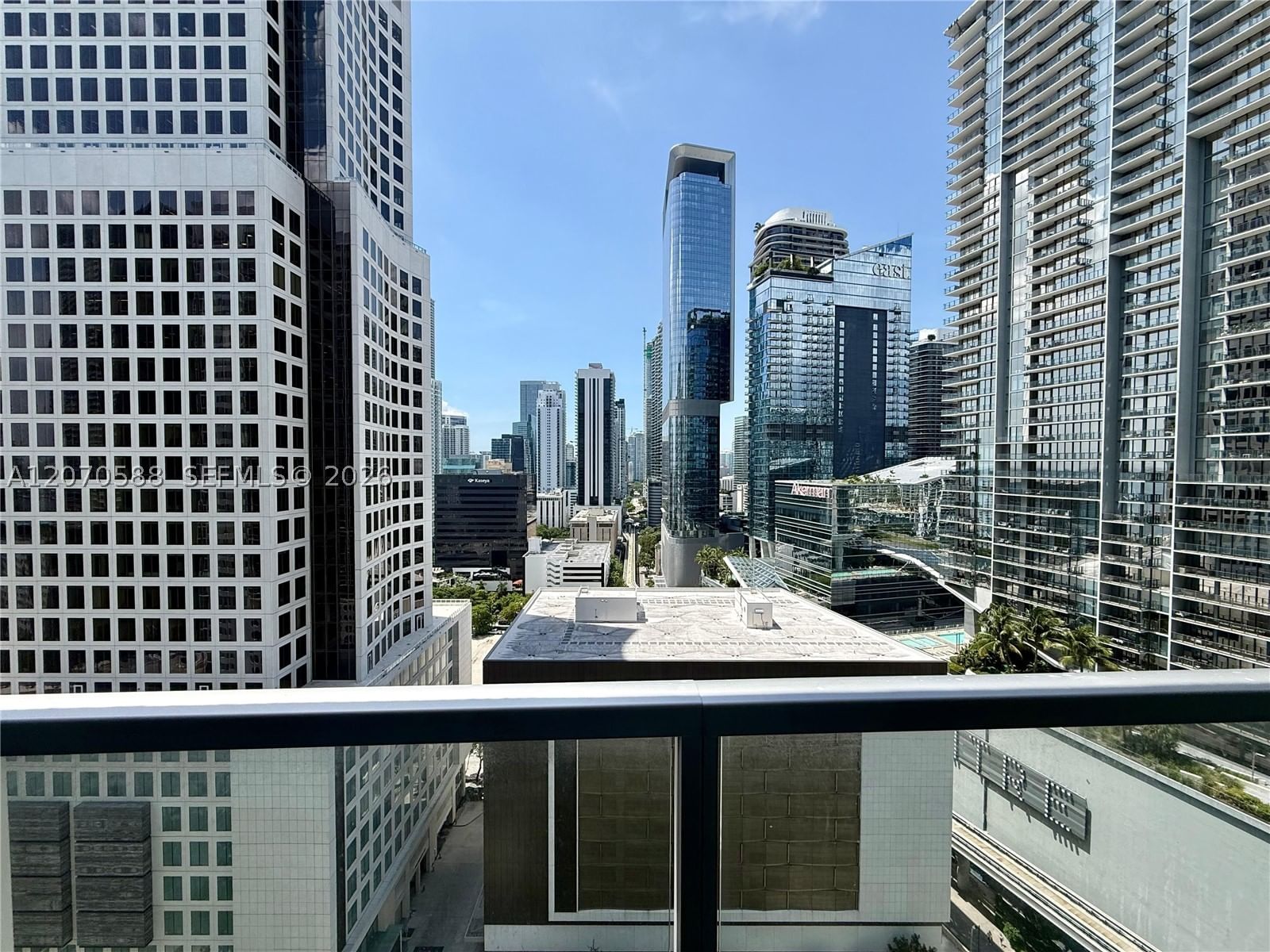 Real estate property located at 55 6th St #2404, Miami-dade, 500 Brickell West Condo, Miami, FL