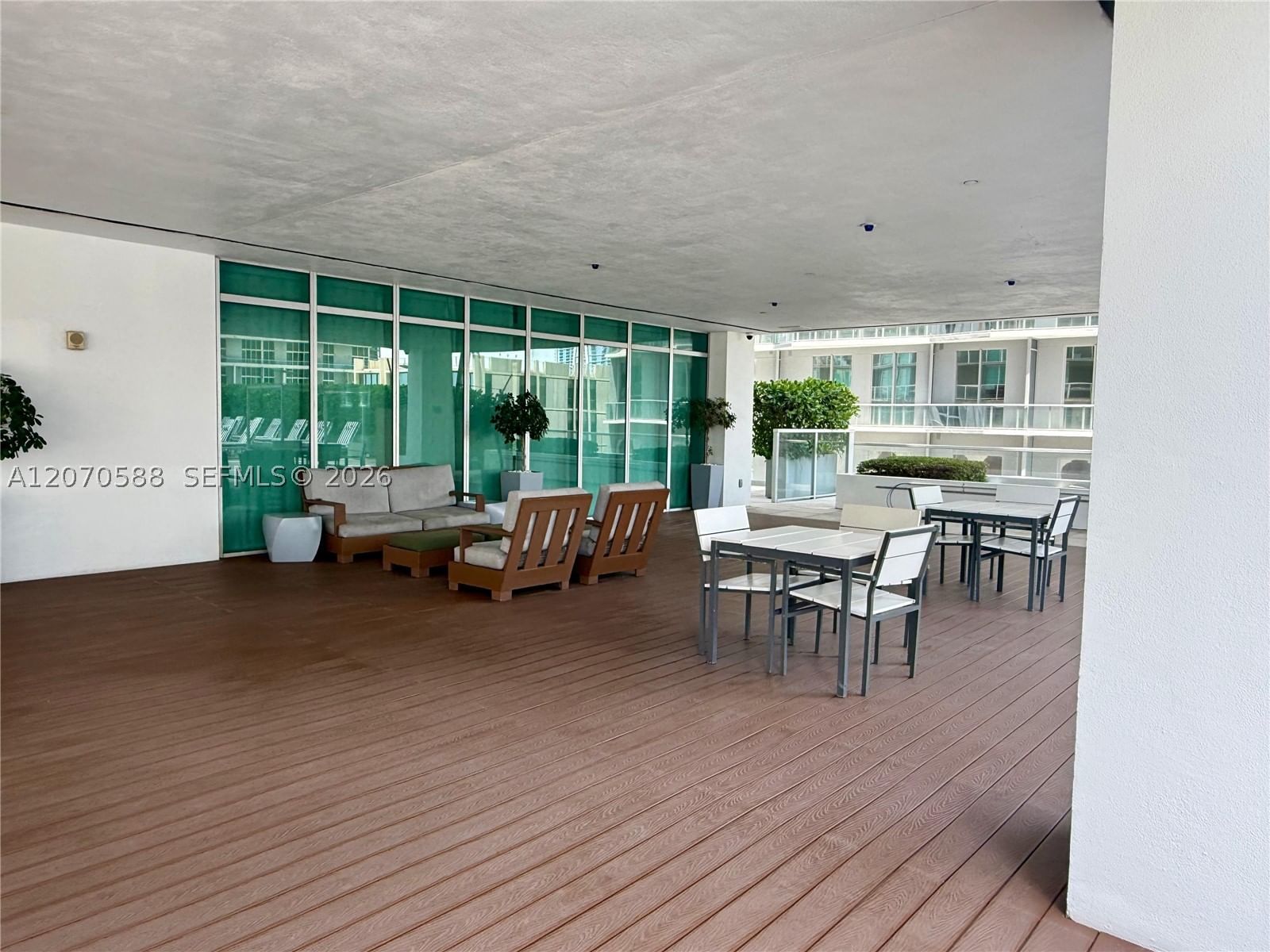 Real estate property located at 55 6th St #2404, Miami-dade, 500 Brickell West Condo, Miami, FL