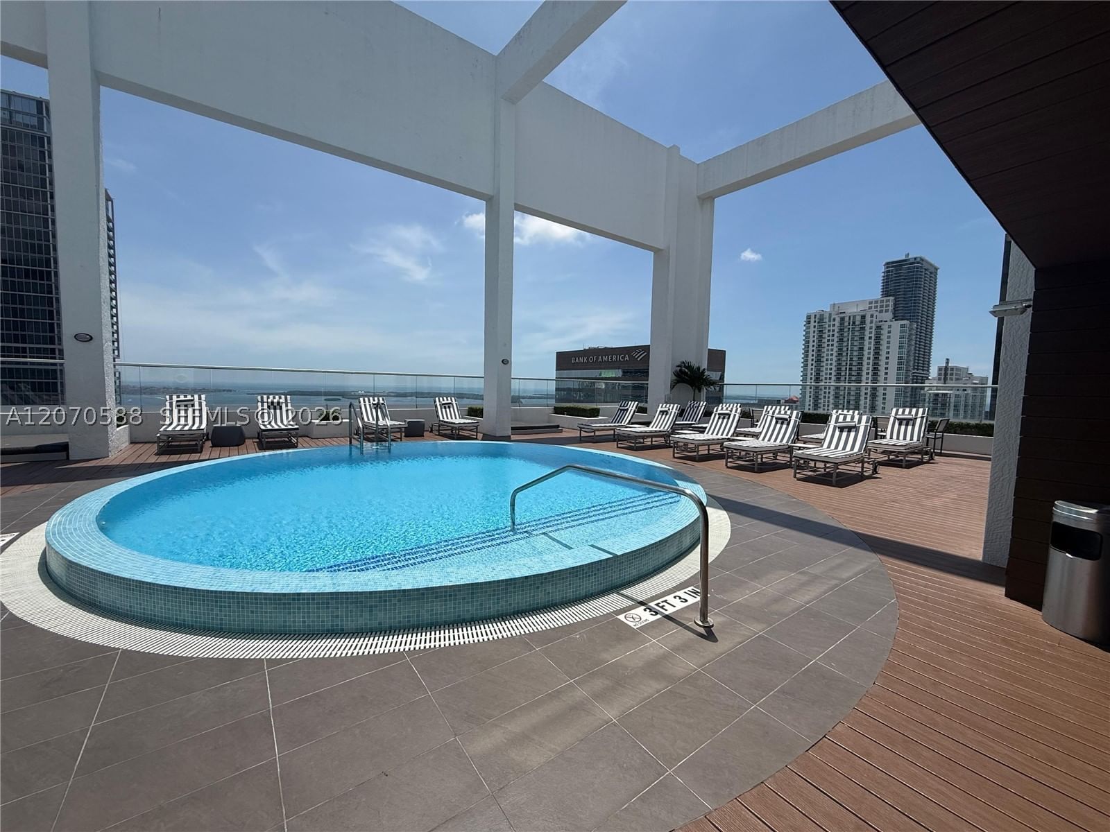 Real estate property located at 55 6th St #2404, Miami-dade, 500 Brickell West Condo, Miami, FL