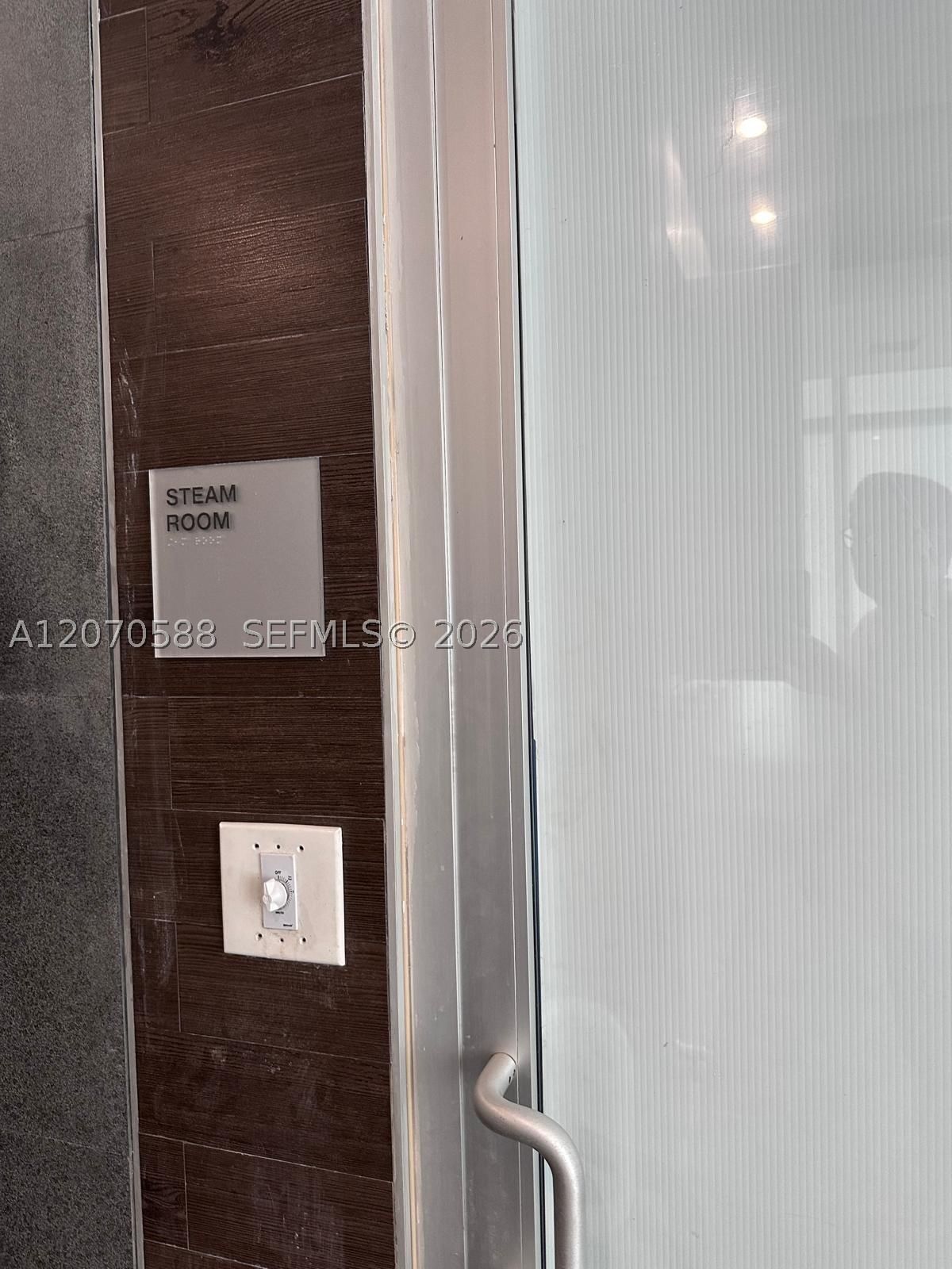 Real estate property located at 55 6th St #2404, Miami-dade, 500 Brickell West Condo, Miami, FL