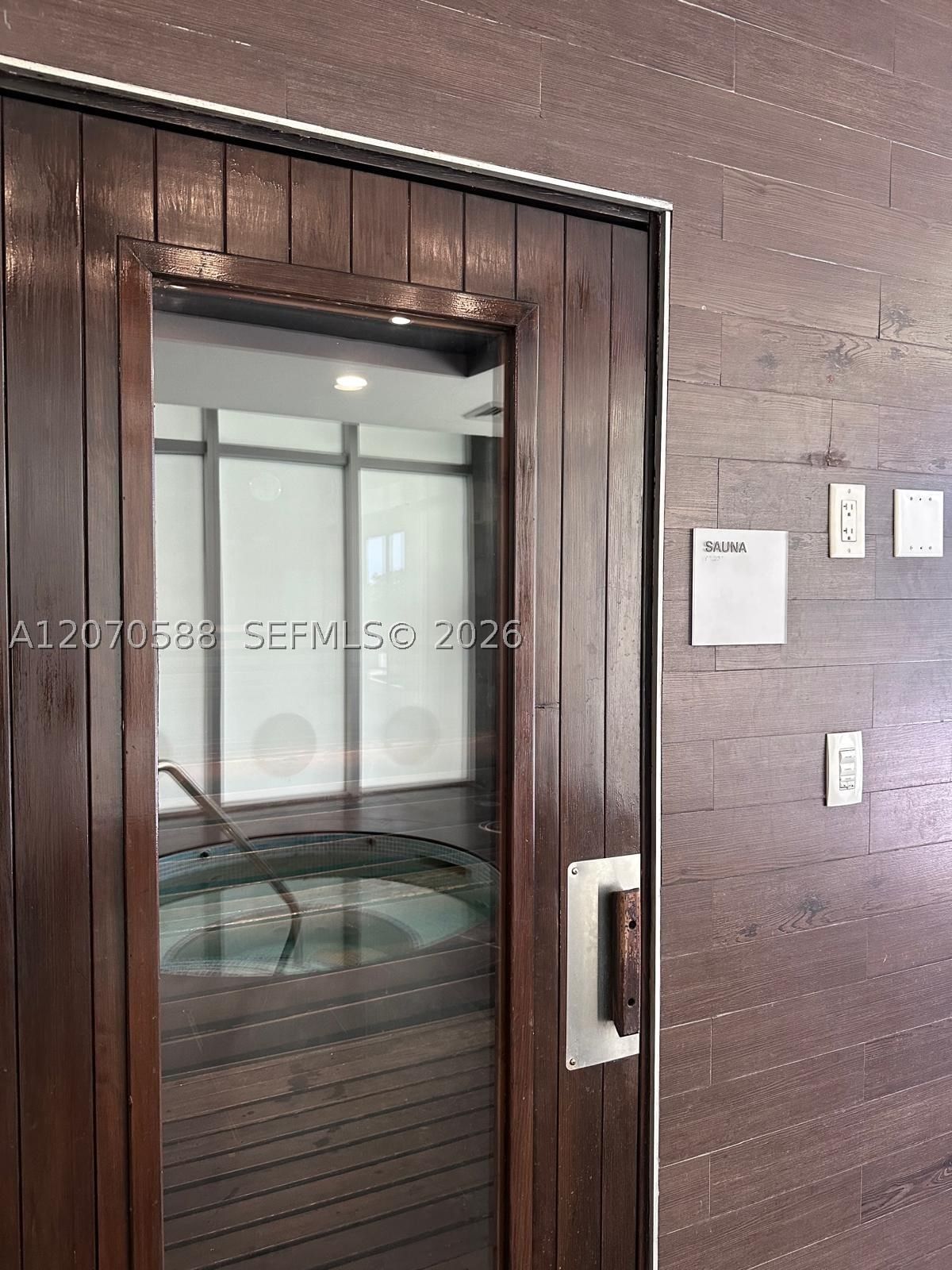 Real estate property located at 55 6th St #2404, Miami-dade, 500 Brickell West Condo, Miami, FL