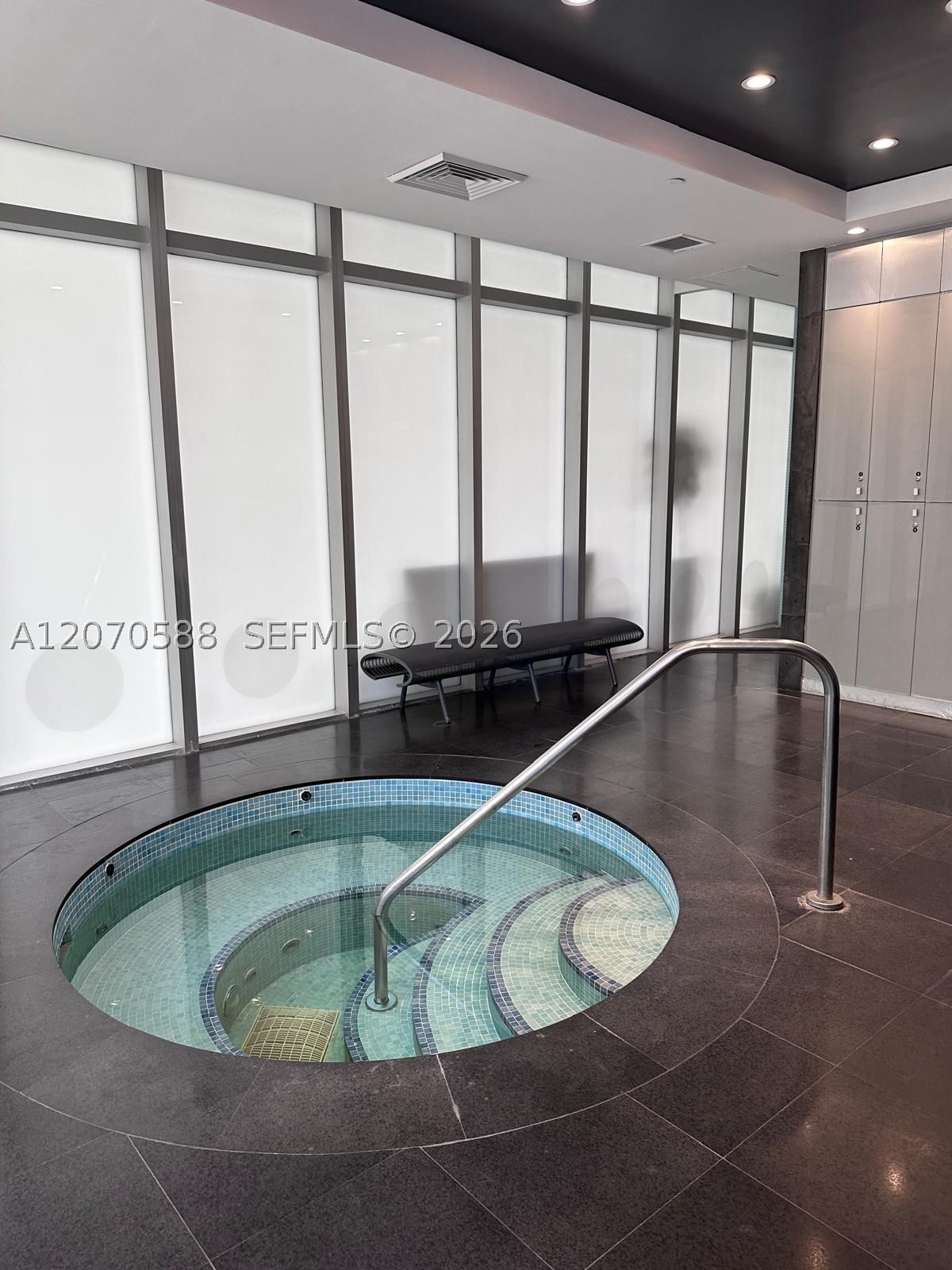 Real estate property located at 55 6th St #2404, Miami-dade, 500 Brickell West Condo, Miami, FL