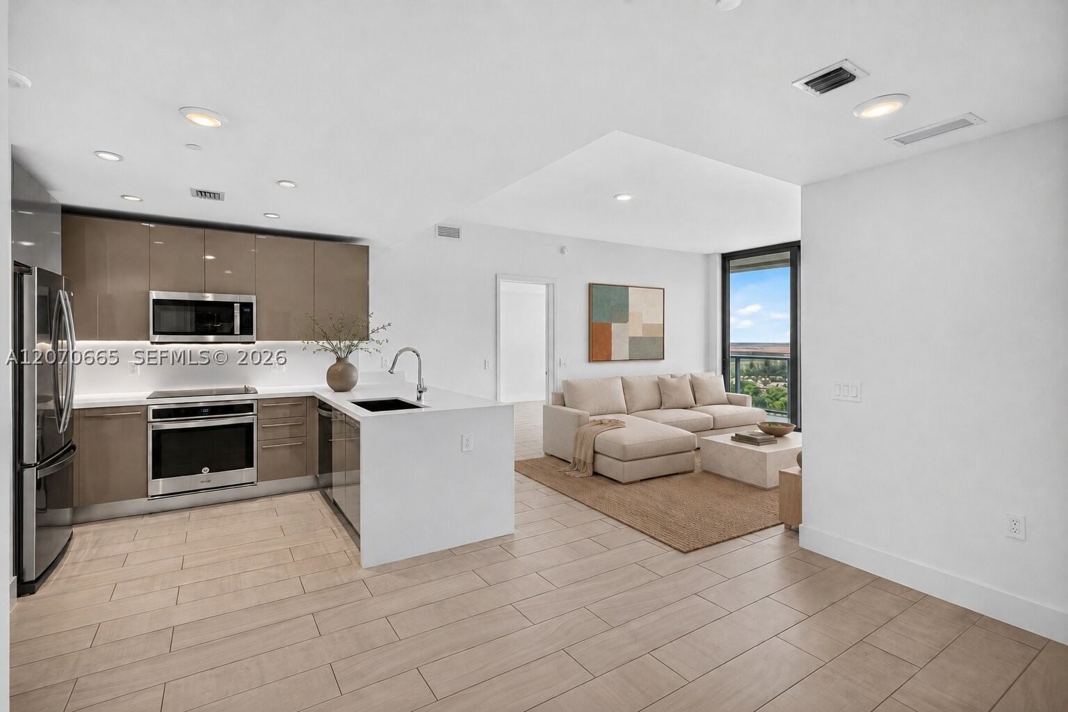 Real estate property located at 2000 Metropica Way #2111, Broward, Metropica North Tower One, Sunrise, FL
