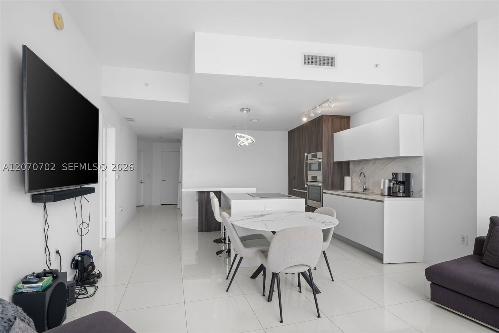 Real estate property located at 851 1st Ave #1610, Miami-dade, Paramount Miami Worldcent, Miami, FL