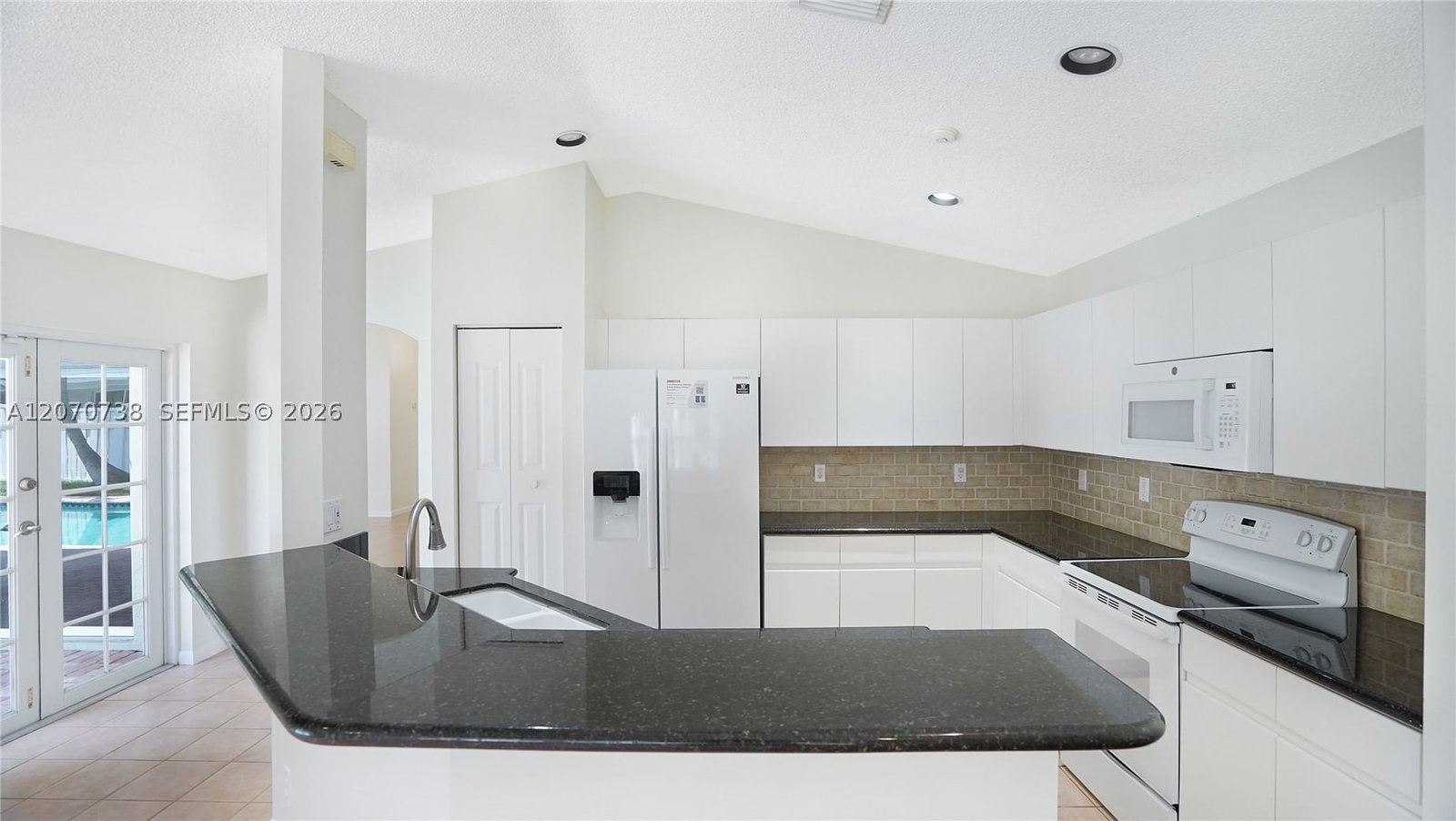 Real estate property located at 1064 Cedar Falls Dr, Broward, Sector 3 - Parcels C D E, Weston, FL