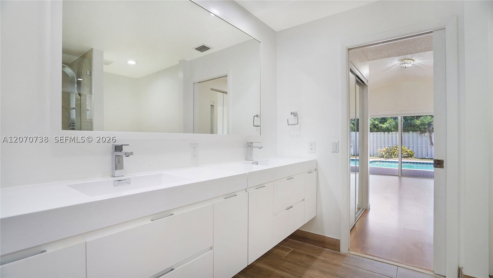 Real estate property located at 1064 Cedar Falls Dr, Broward, Sector 3 - Parcels C D E, Weston, FL