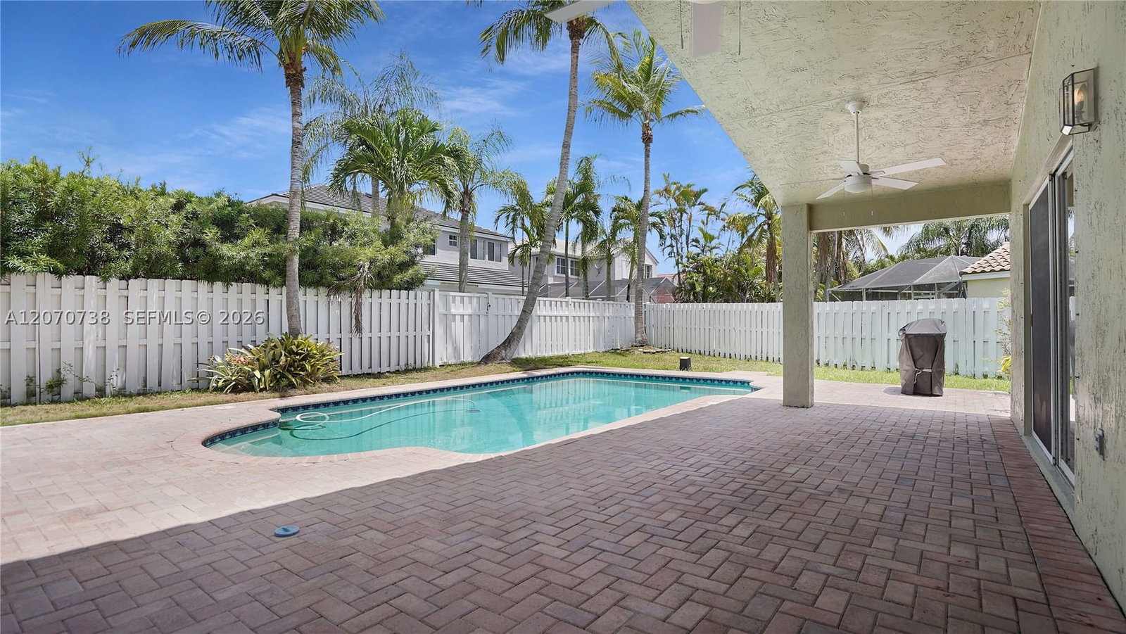 Real estate property located at 1064 Cedar Falls Dr, Broward, Sector 3 - Parcels C D E, Weston, FL