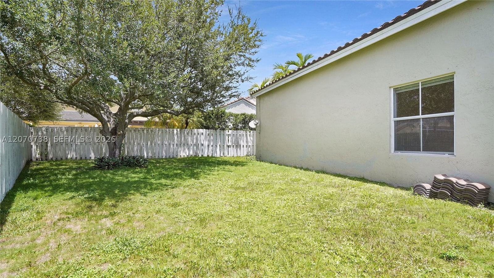Real estate property located at 1064 Cedar Falls Dr, Broward, Sector 3 - Parcels C D E, Weston, FL