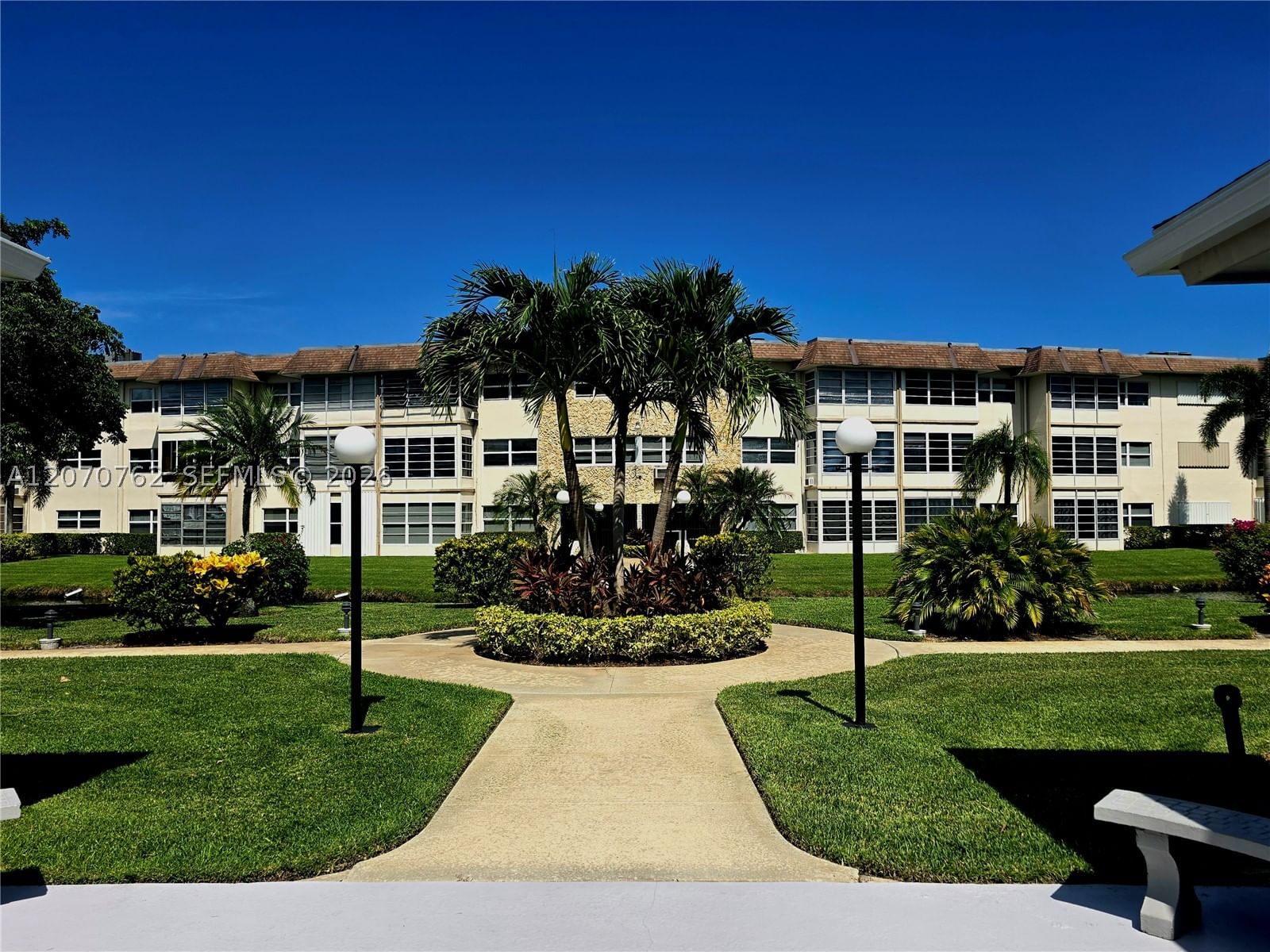 Real estate property located at 3405 48th Ave #601, Broward, Jonquil Gardens Condo, Lauderdale Lakes, FL