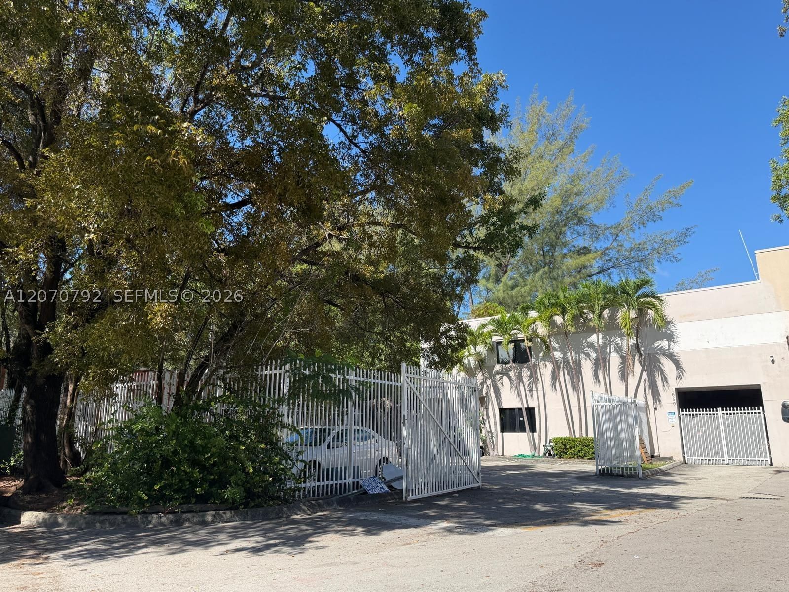 Real estate property located at 1650 95th Ave, Miami-dade, Doral, FL