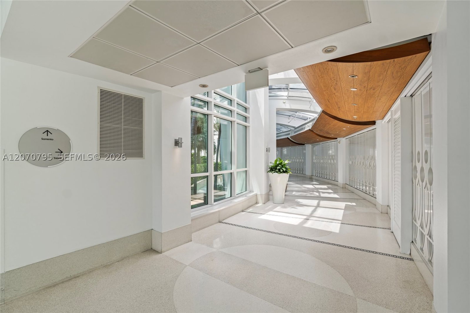 Real estate property located at 4401 Collins Ave #1915/1917, Miami-dade, Fontainebleau Ii Condo, Miami Beach, FL
