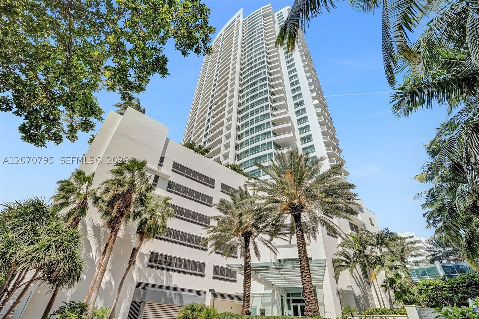 Real estate property located at 4401 Collins Ave #1915/1917, Miami-dade, Fontainebleau Ii Condo, Miami Beach, FL