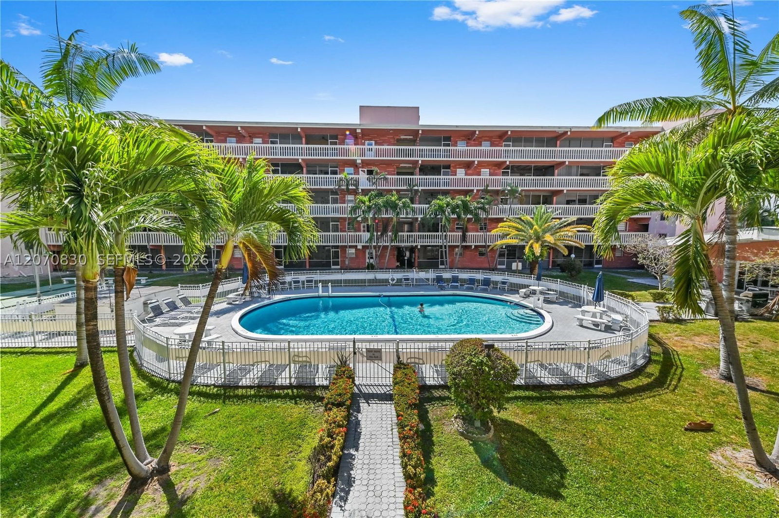 Real estate property located at 200 12th Ave #3A, Broward, Eldorado, Hallandale Beach, FL