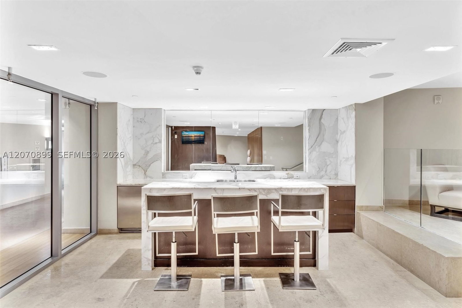 Real estate property located at 900 Biscayne Blvd #1708, Miami-dade, 900 Biscayne Bay Condo, Miami, FL