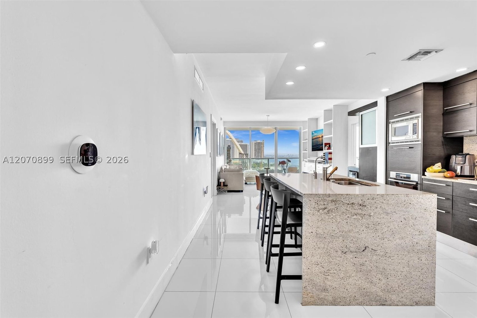 Real estate property located at 900 Biscayne Blvd #1708, Miami-dade, 900 Biscayne Bay Condo, Miami, FL