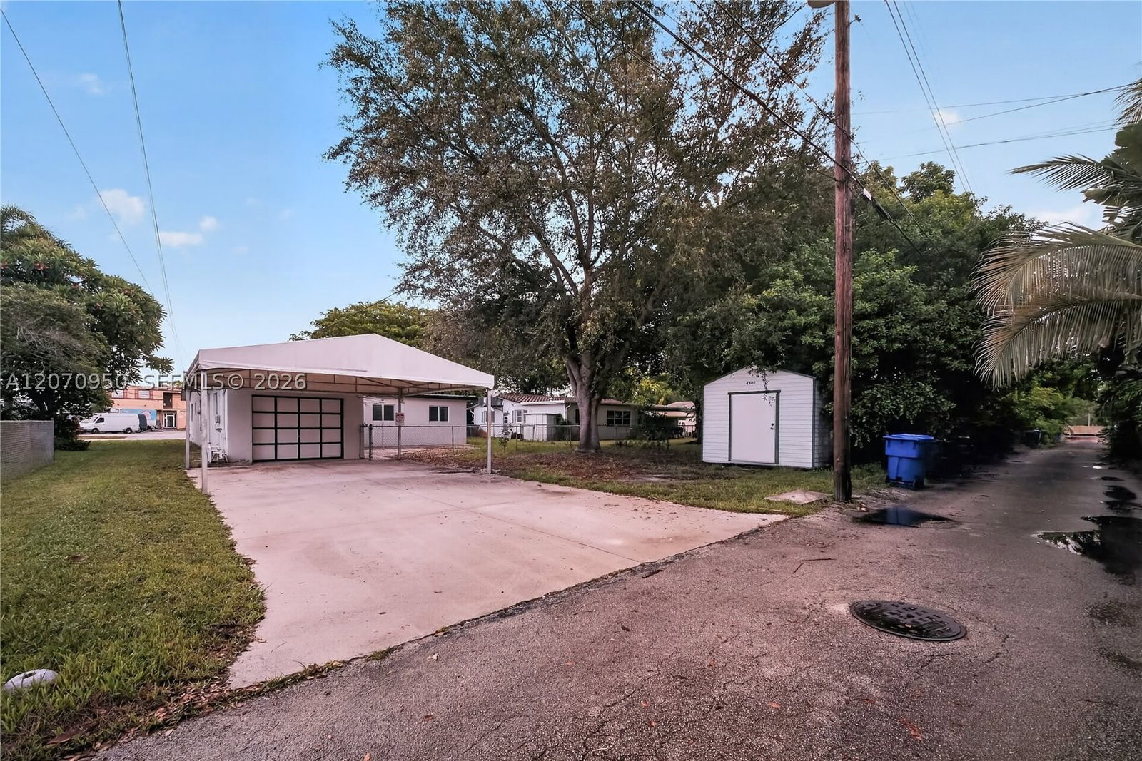 Real estate property located at 4300 Harrison St, Broward, Hollywood Hills, Hollywood, FL