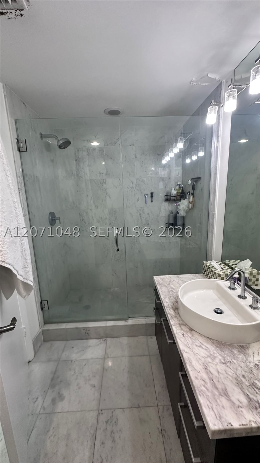 Real estate property located at 244 Biscayne Blvd #1707, Miami-dade, Vizcayne North Condo, Miami, FL