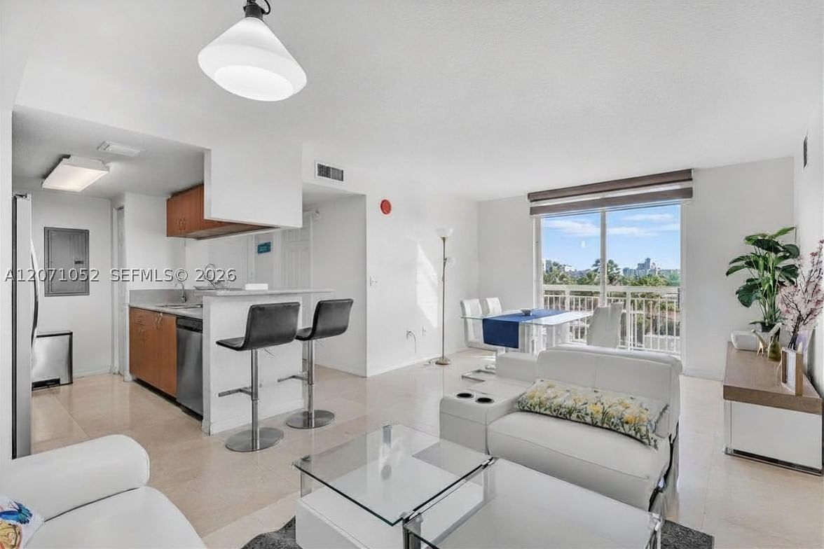 Real estate property located at 816 11th St #607, Miami-dade, Seybold Pointe Condo, Miami, FL