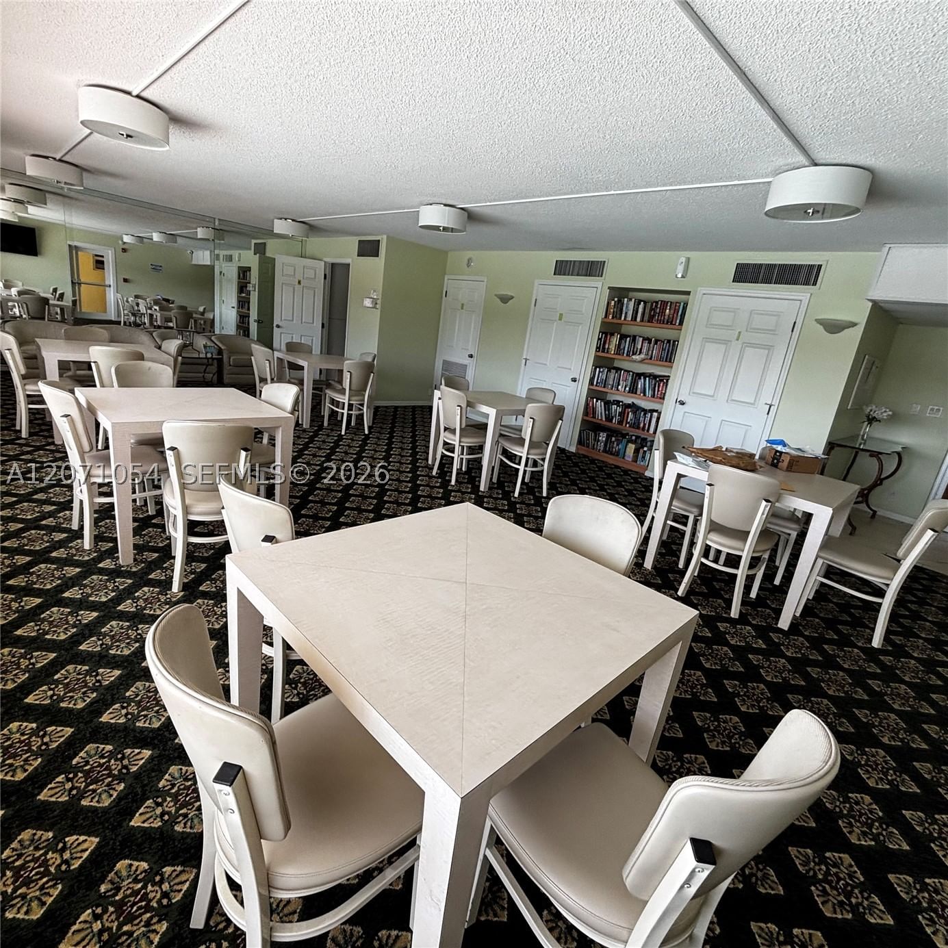 Real estate property located at 2500 48th Ln #806, Broward, Country Club Towers Condo, Fort Lauderdale, FL