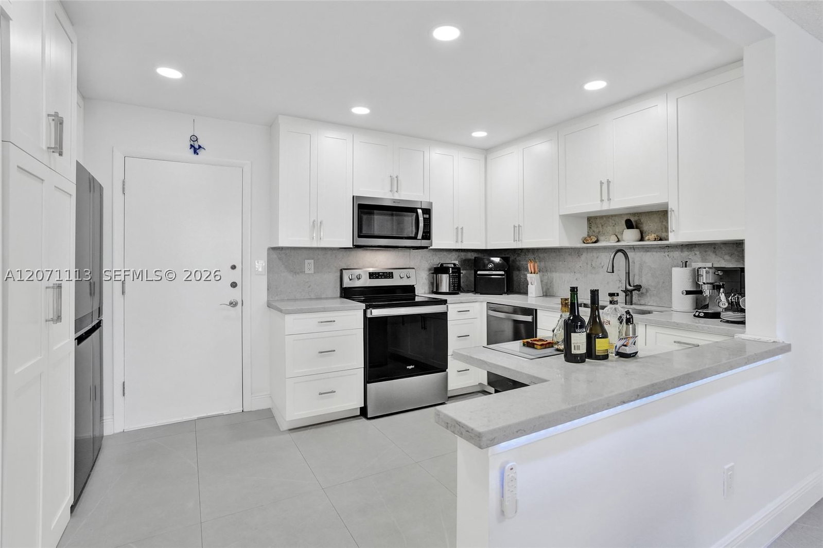 Real estate property located at 1401 Ocean Dr #302, Broward, Stratford Towers Condo, Hollywood, FL