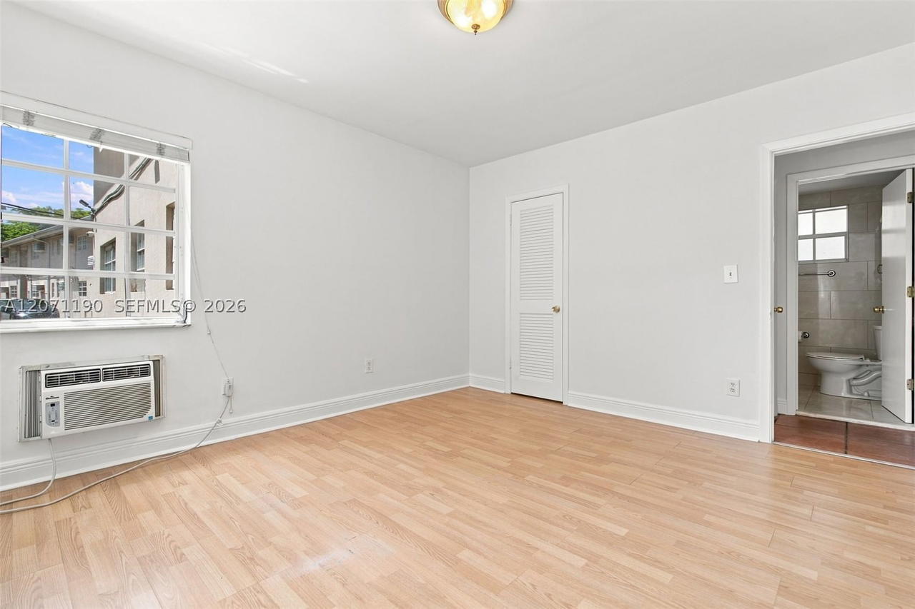 Real estate property located at 6511 Santona St C6, Miami-dade, Santona Condo, Coral Gables, FL