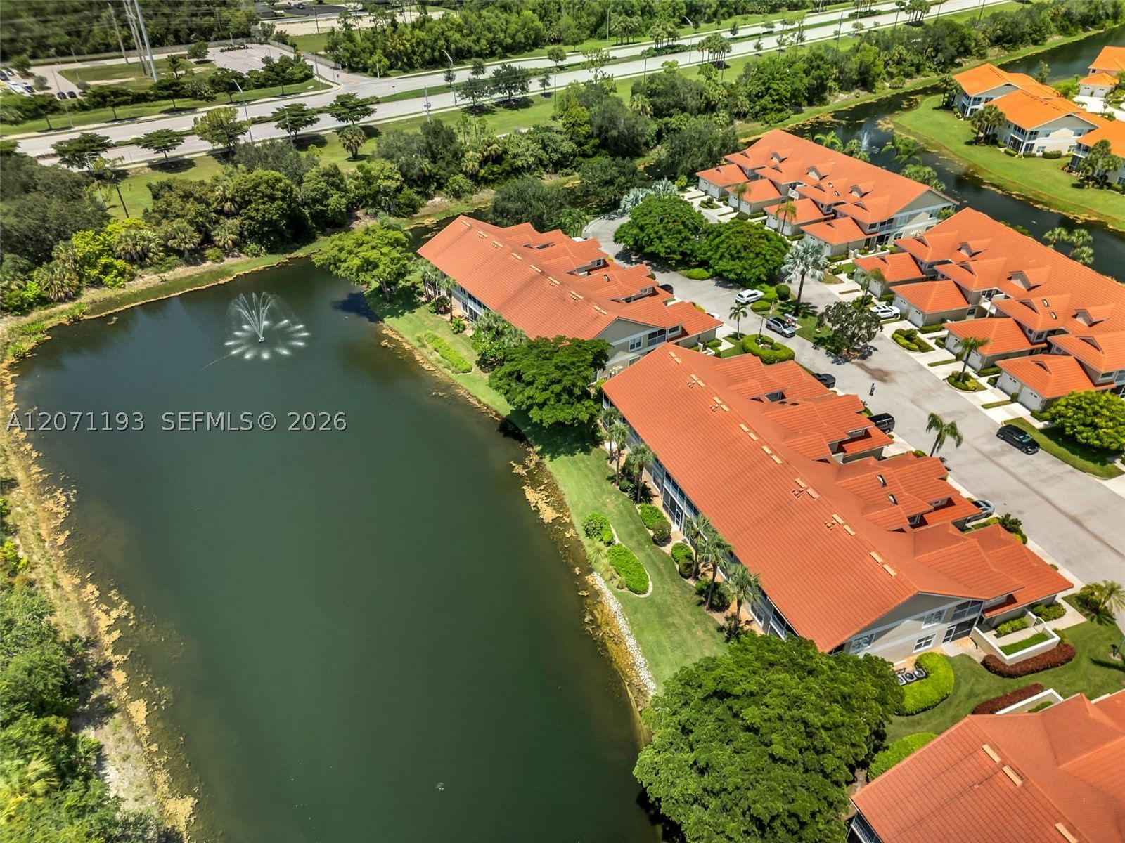 Real estate property located at 5130 COBBLE CREEK CT, Collier, Edgewater Ii At Carlton La, Naples, FL