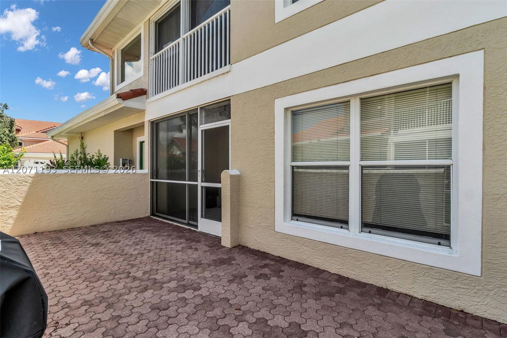 Real estate property located at 5130 COBBLE CREEK CT #104, Collier, Edgewater Ii At Carlton La, Naples, FL