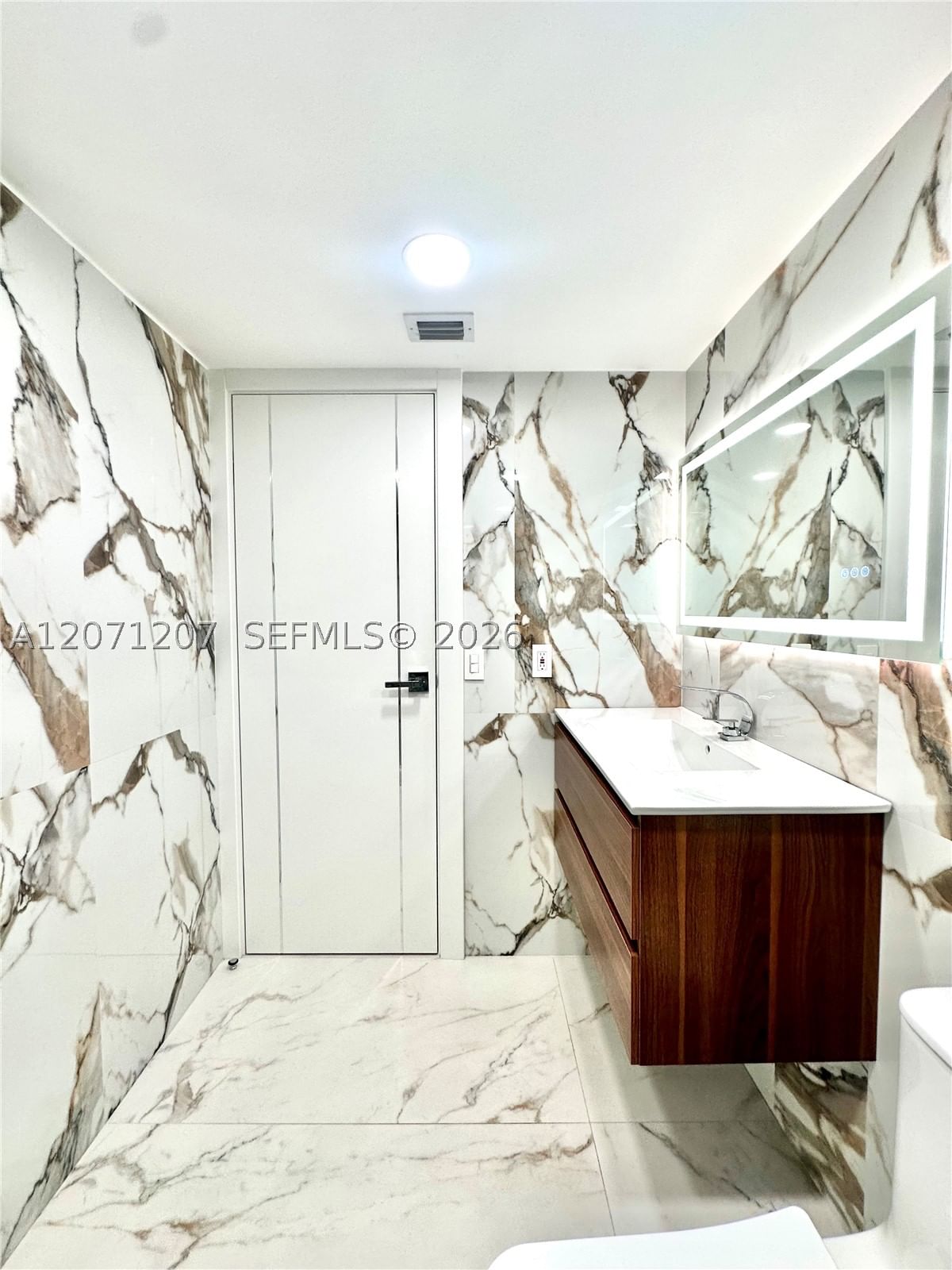 Real estate property located at 671 195th St #205E, Miami-dade, Cedar Glenn Condo Apts Ea, Miami, FL
