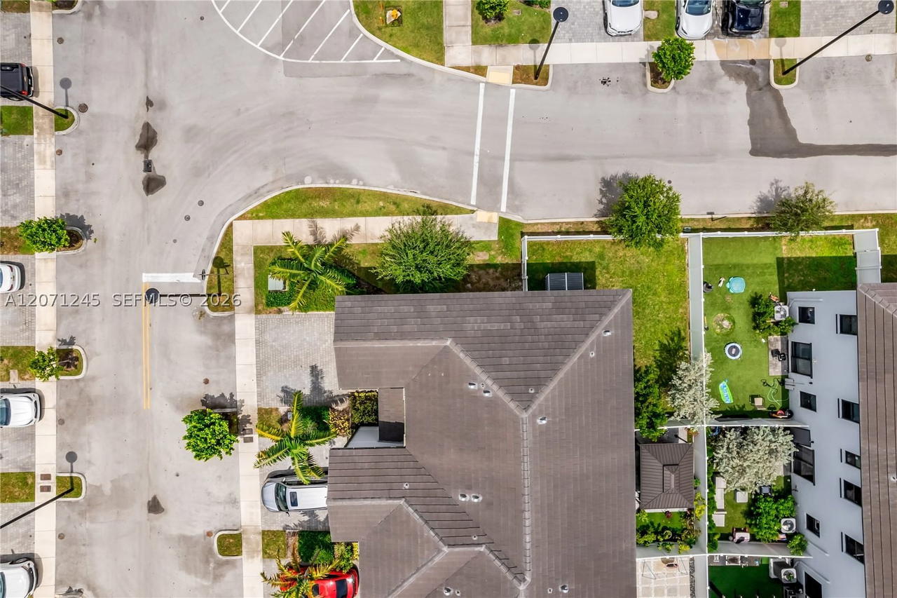 Real estate property located at 20397 6th Pl, Miami-dade, Vista Lago, Miami Gardens, FL
