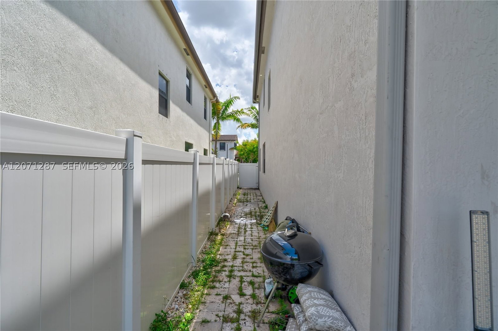 Real estate property located at 9400 35th Ln, Miami-dade, Bonterra, Hialeah, FL