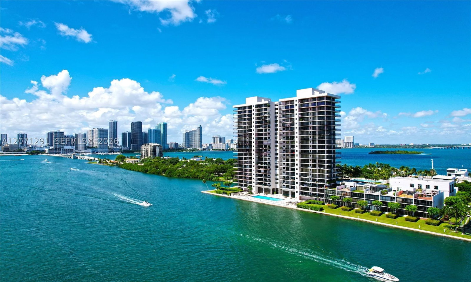 Real estate property located at 1000 Venetian Way #1108, Miami-dade, One Thousand Venetian Way, Miami, FL
