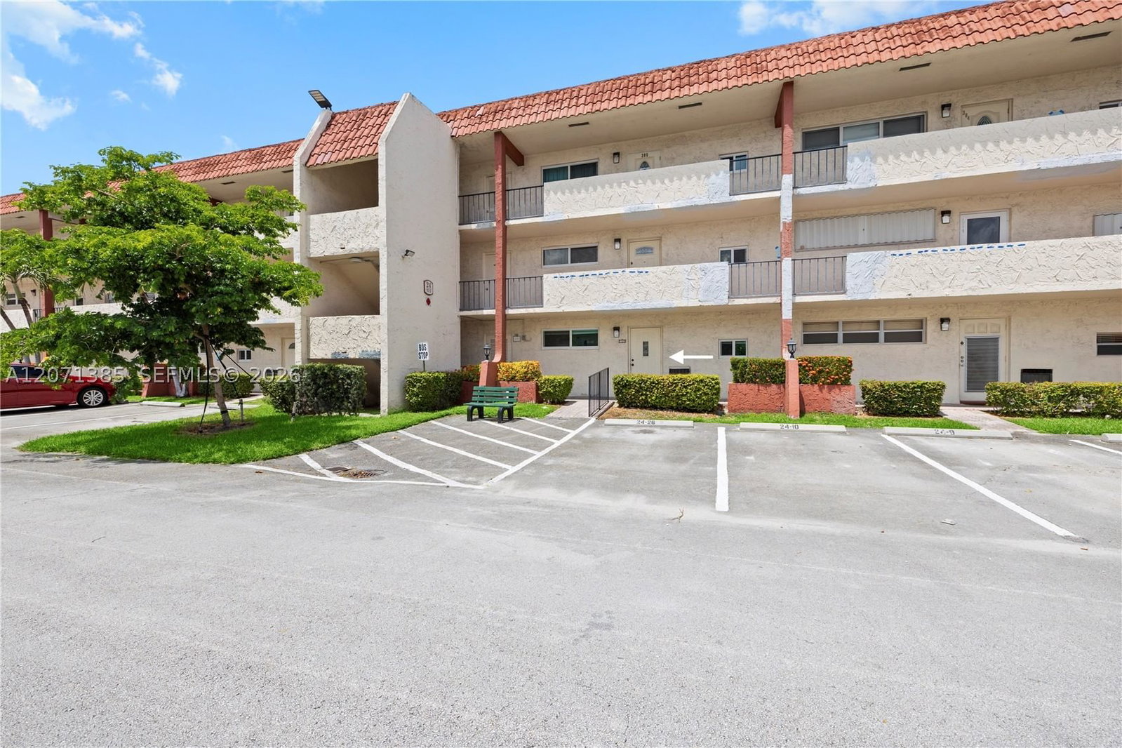 Real estate property located at 811 Hollybrook Dr #105, Broward, Hollybrook Golf And Tennis, Pembroke Pines, FL