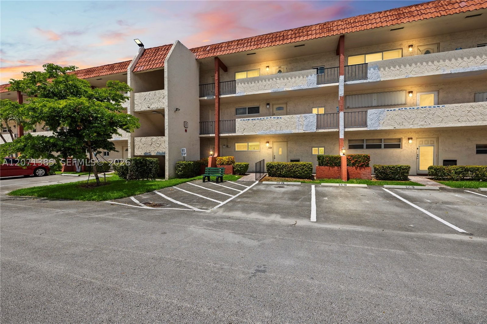 Real estate property located at 811 Hollybrook Dr #105, Broward, Hollybrook Golf And Tennis, Pembroke Pines, FL