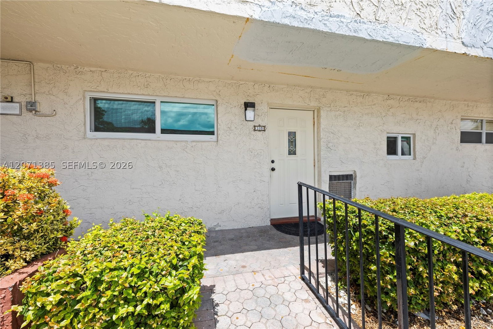 Real estate property located at 811 Hollybrook Dr #105, Broward, Hollybrook Golf And Tennis, Pembroke Pines, FL