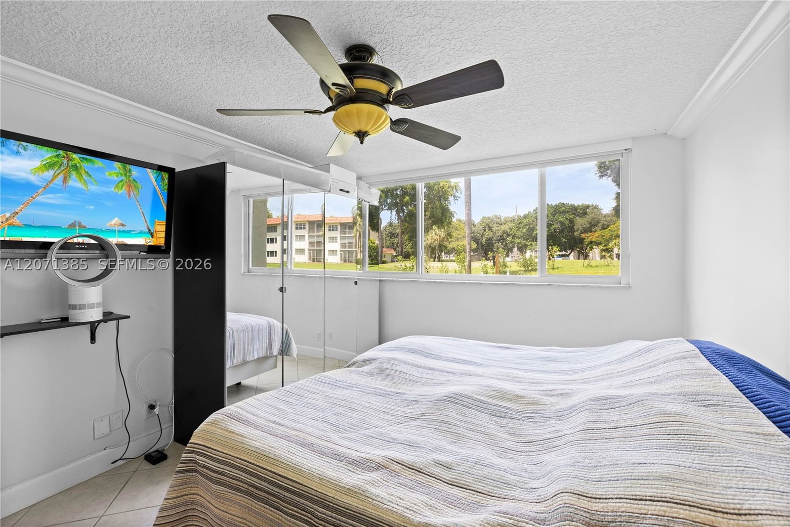 Real estate property located at 811 Hollybrook Dr #105, Broward, Hollybrook Golf And Tennis, Pembroke Pines, FL