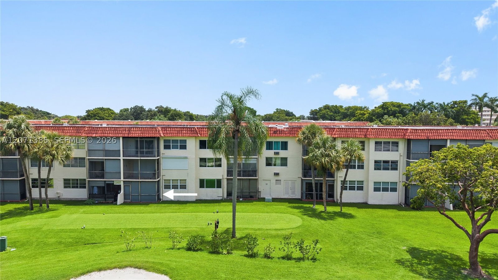 Real estate property located at 811 Hollybrook Dr #105, Broward, Hollybrook Golf And Tennis, Pembroke Pines, FL
