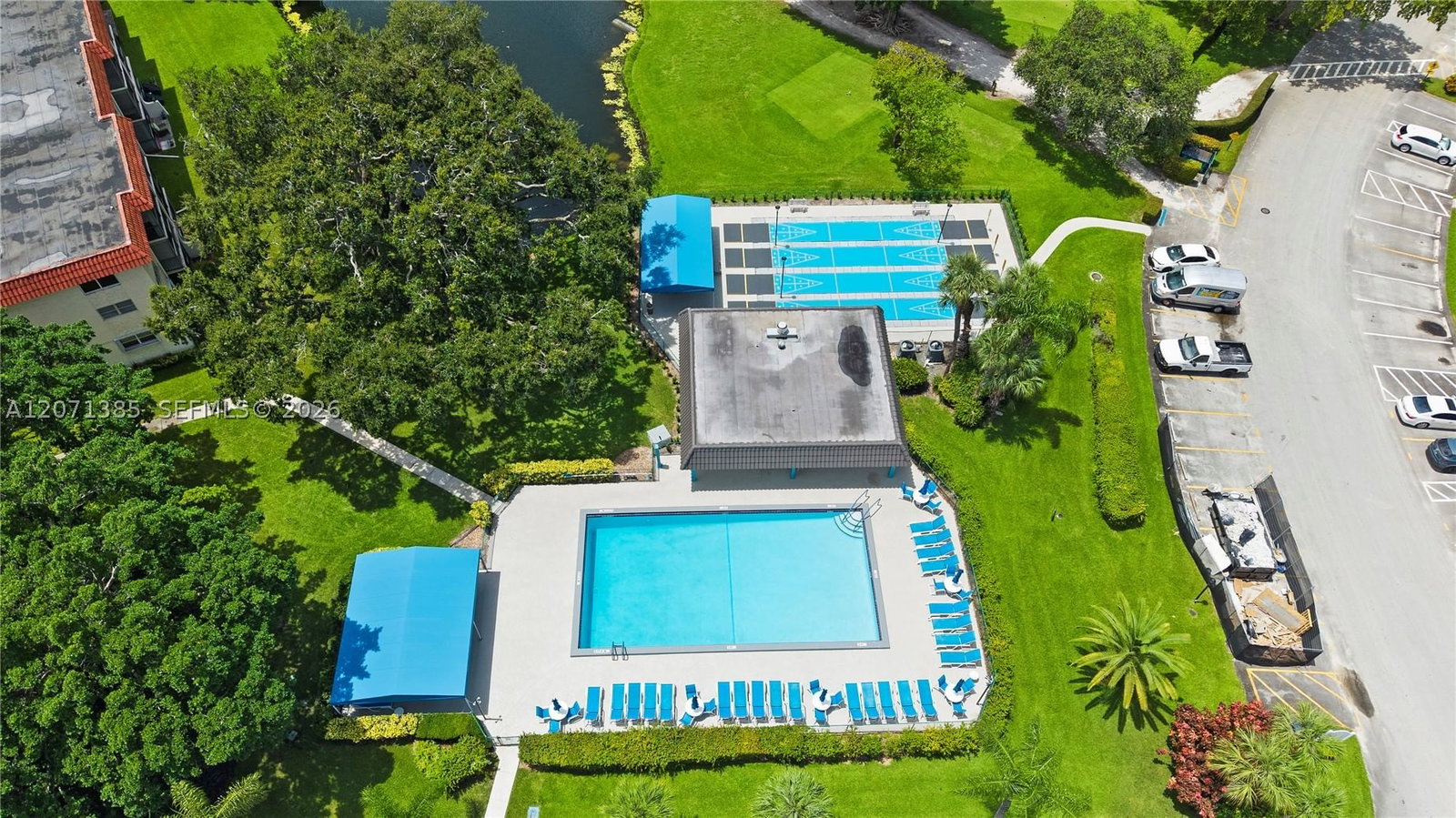 Real estate property located at 811 Hollybrook Dr #105, Broward, Hollybrook Golf And Tennis, Pembroke Pines, FL