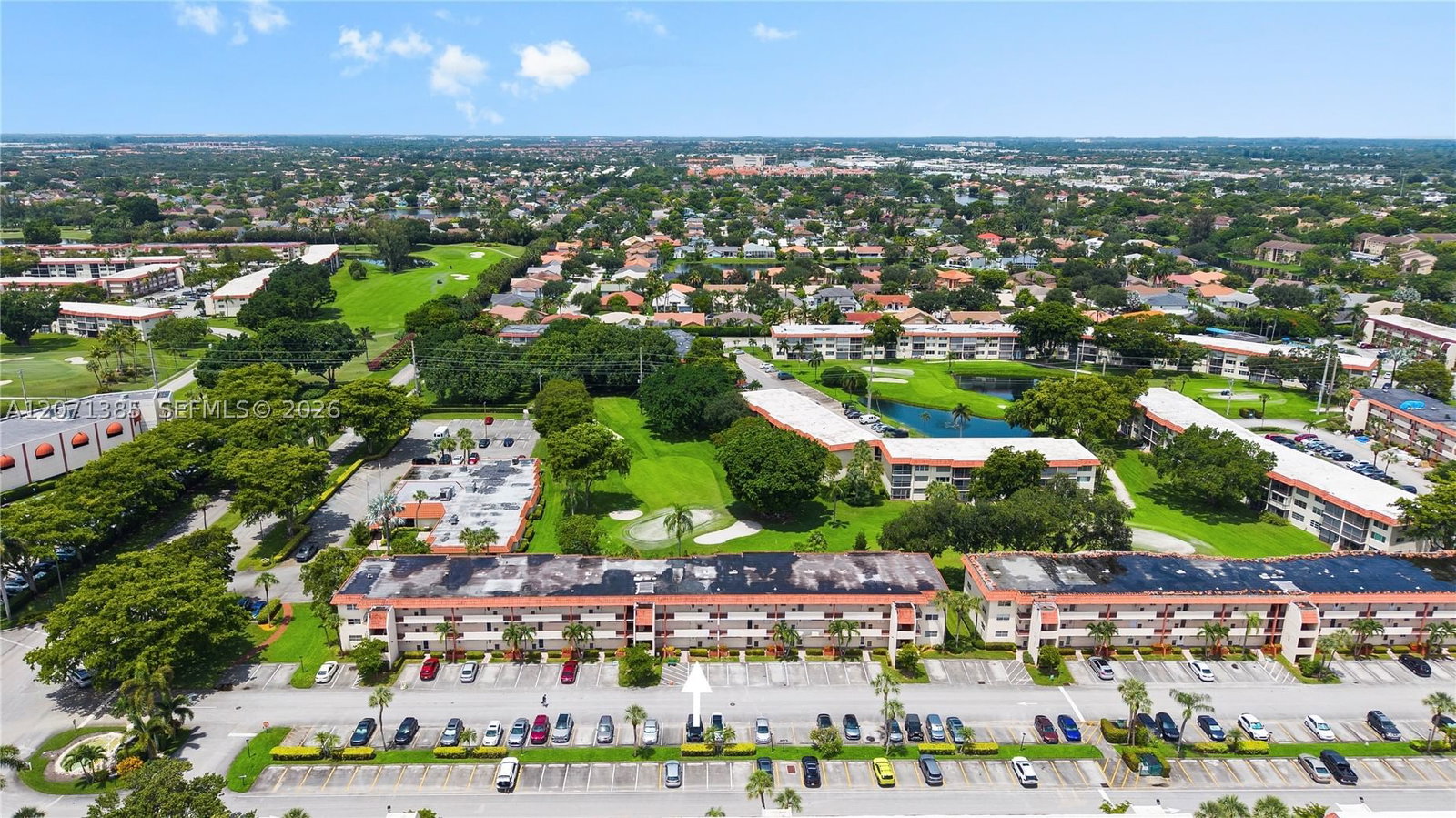 Real estate property located at 811 Hollybrook Dr #105, Broward, Hollybrook Golf And Tennis, Pembroke Pines, FL