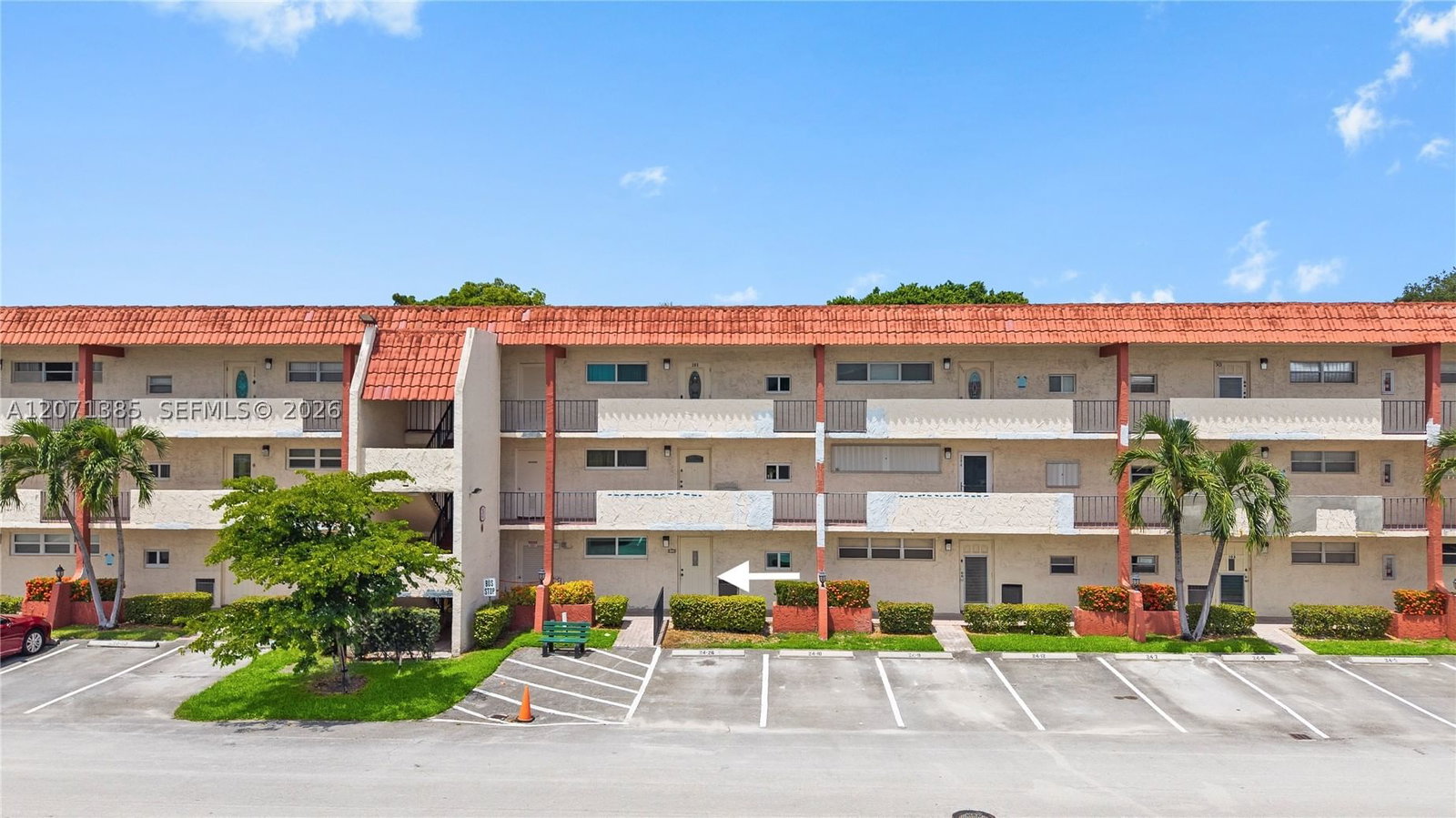 Real estate property located at 811 Hollybrook Dr #105, Broward, Hollybrook Golf And Tennis, Pembroke Pines, FL
