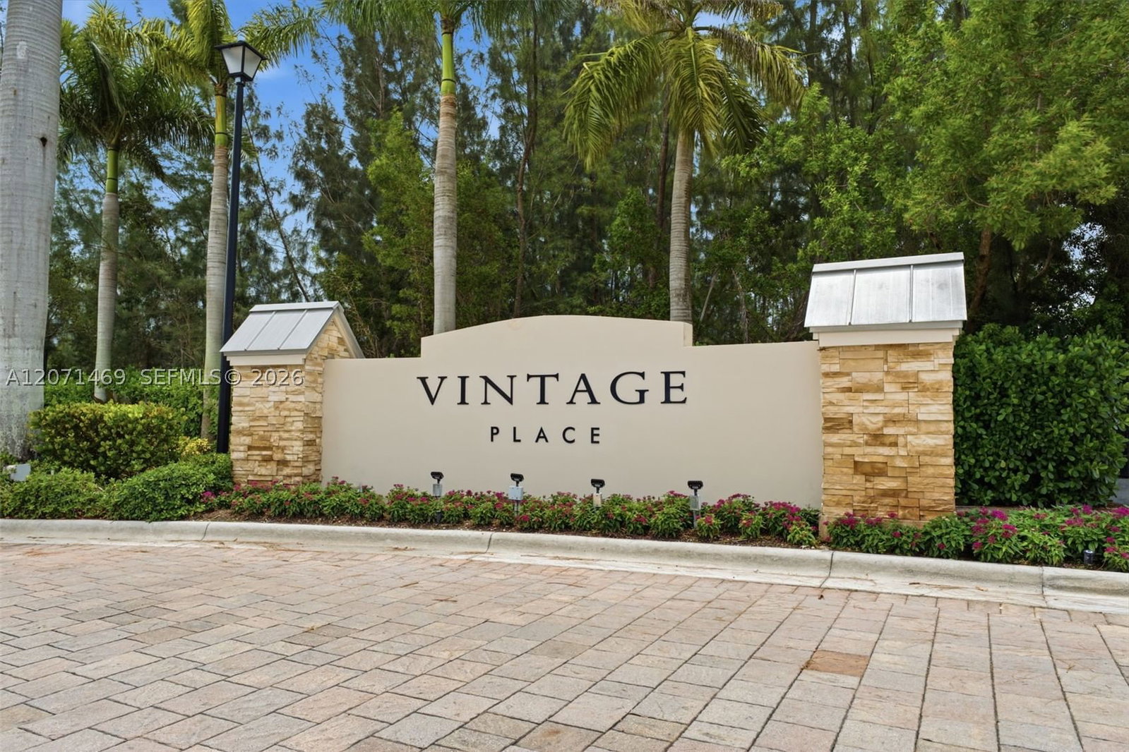 Real estate property located at 7042 103rd Path, Miami-dade, Vintage Estates, Doral, FL