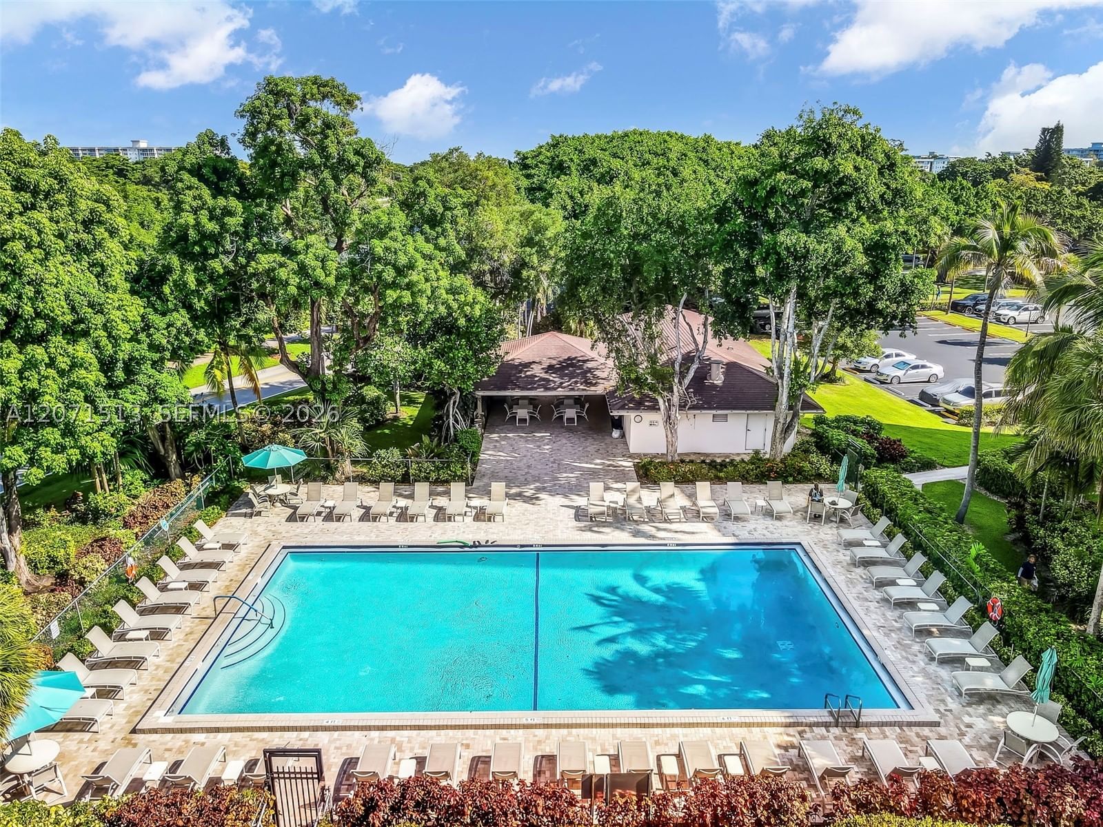 Real estate property located at 3300 Palm Aire Dr #910, Broward, No 13 Palm-aire Country C, Pompano Beach, FL