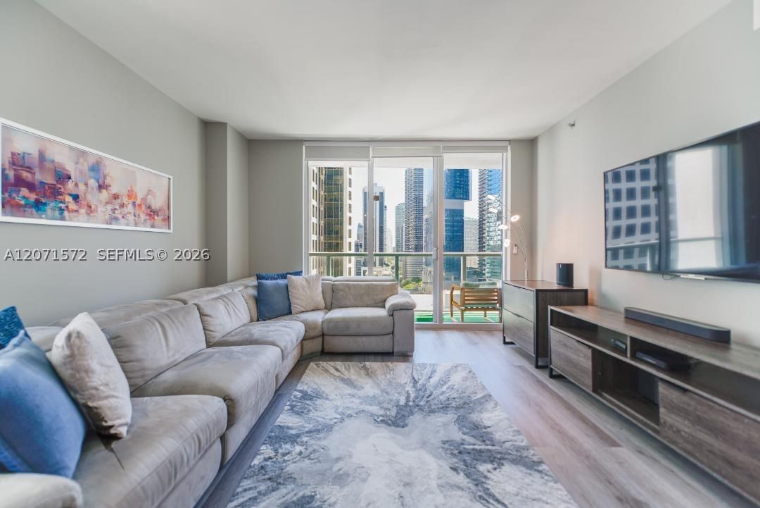 Real estate property located at 55 6th St #2110, Miami-dade, 500 Brickell West Condo, Miami, FL