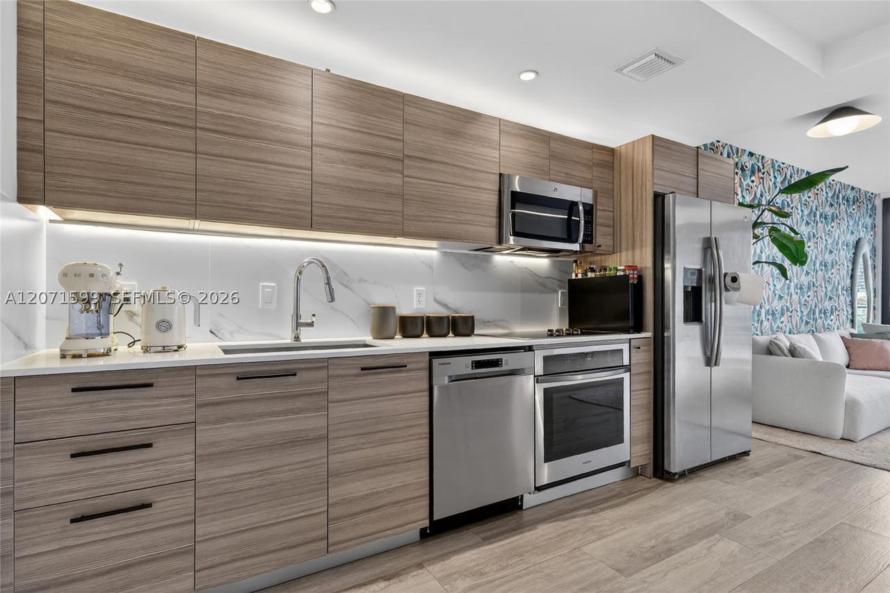 Real estate property located at 121 34th St L305, Miami-dade, 3401 Midtown Condo, Miami, FL